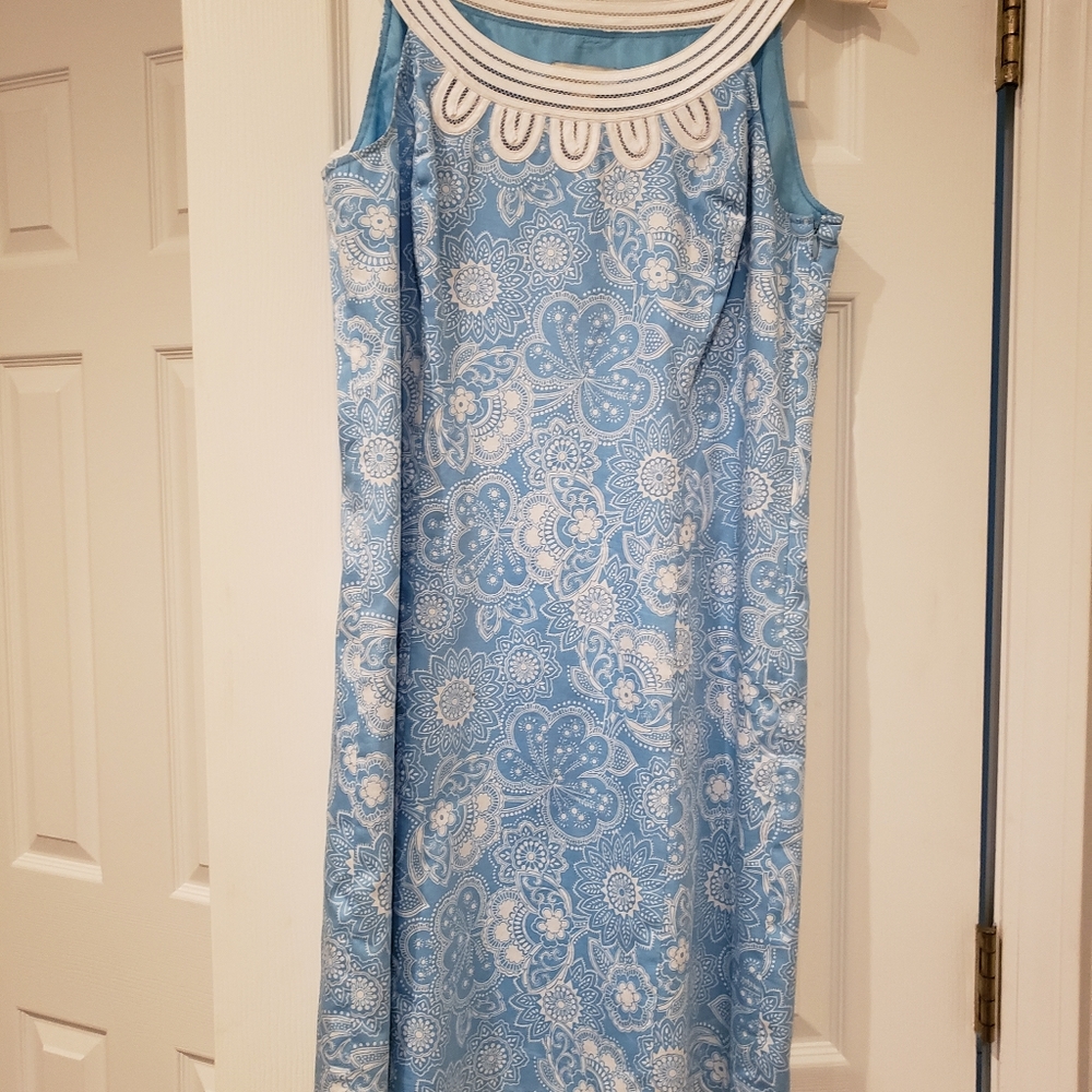 Ann Taylor Loft sleeveless dress size 4 blue and white